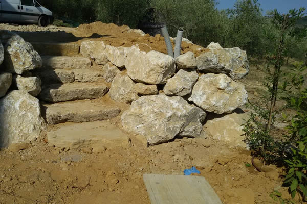 Lavori di pavimentazione per esterni in pietra naturale in Toscana - Moviter Srl